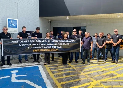 Manifestação ocorreu na manhã desta quinta-feira em frente a sede da PF em Teresina