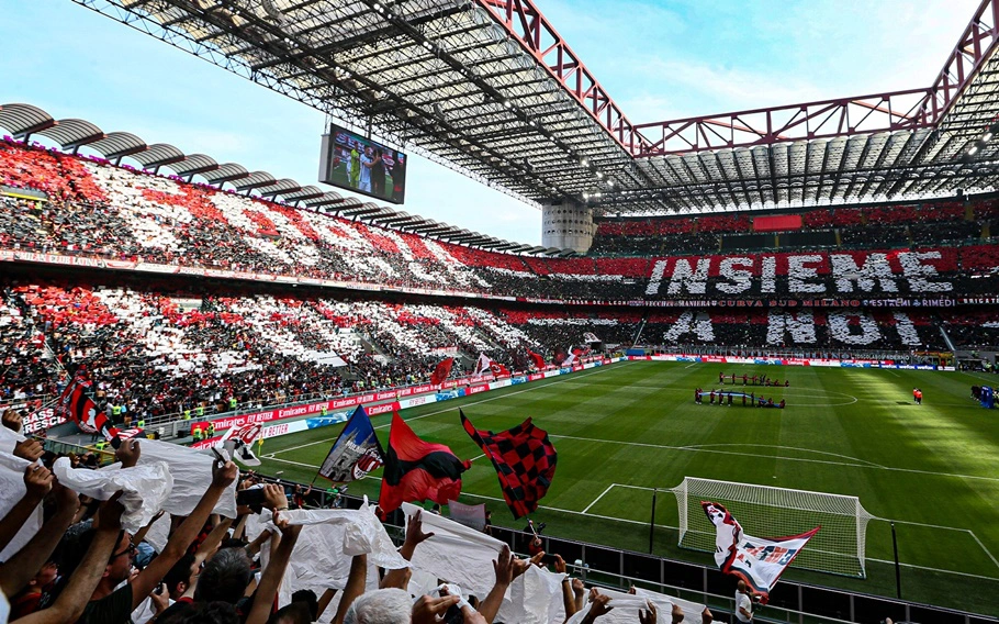 Milan vence Atalanta e fica a um tropeço da Inter