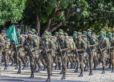 Militares em formação