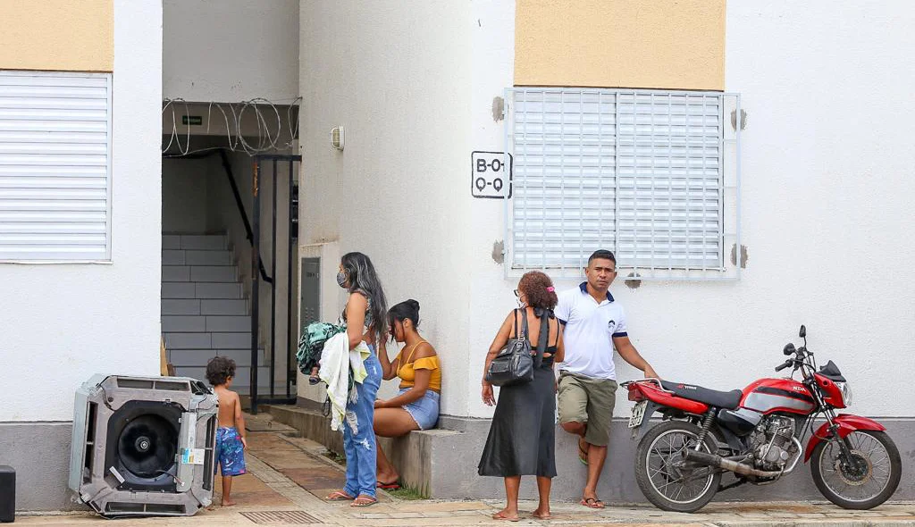 Moradores do residencial Parque Brasil