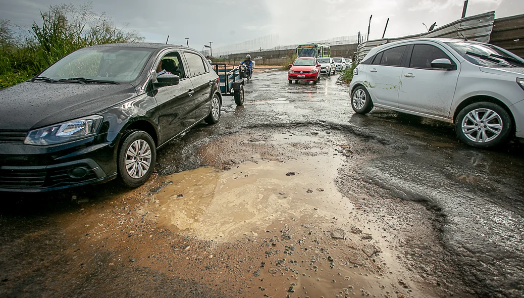 Motoristas estão tendo dificuldade de transitar pela BR 343