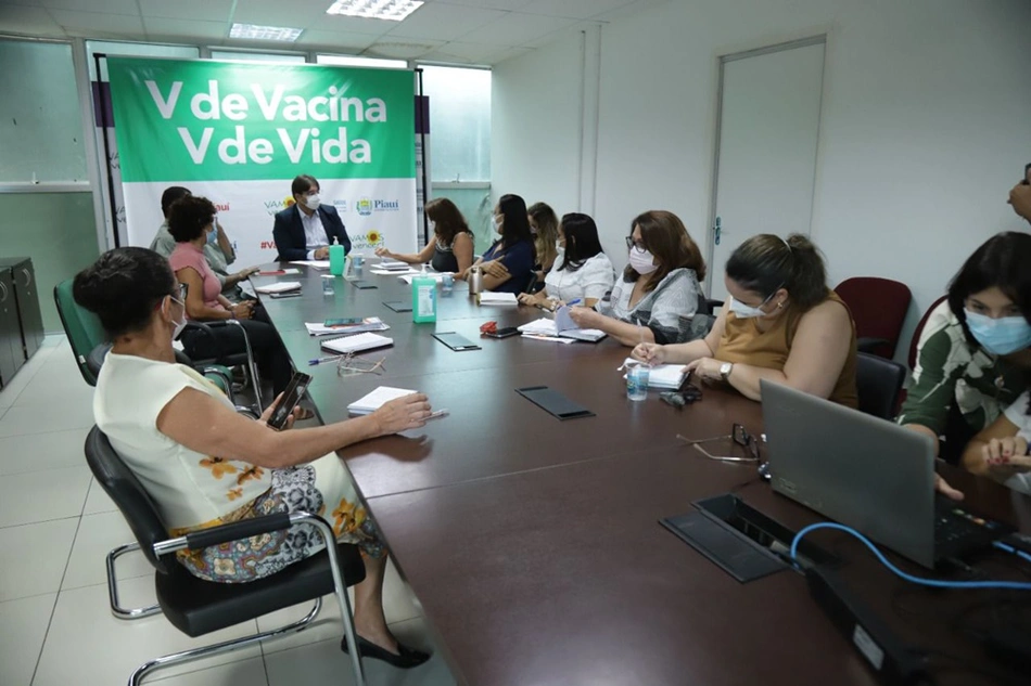 Neris Júnior debatendo linhas de cuidados com a obesidade