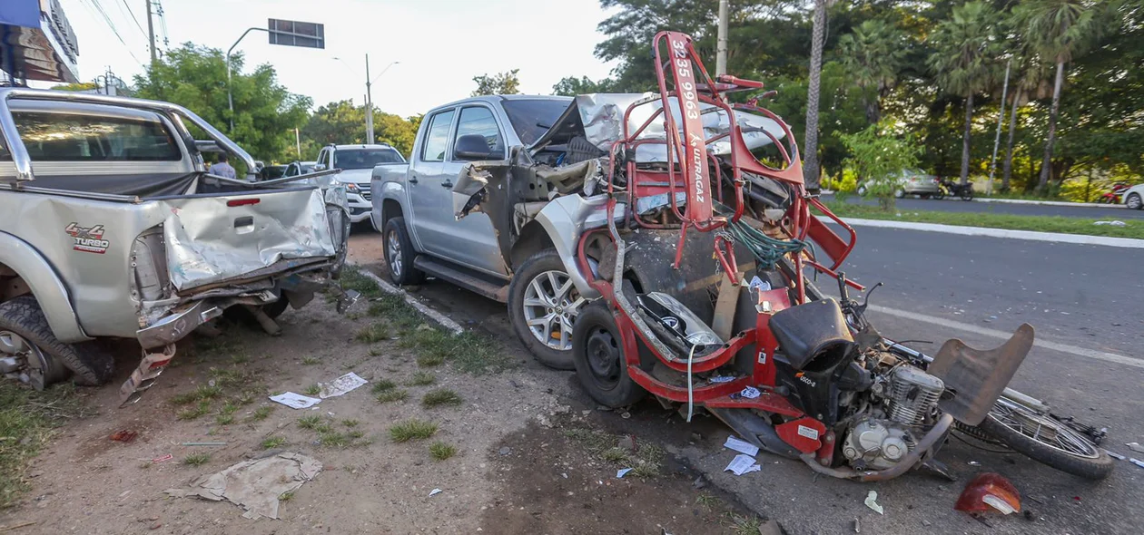 O acidente envolveu 3 veículos