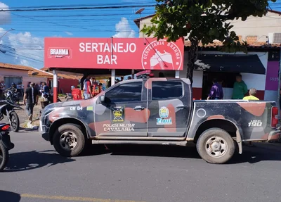 O policial foi baleado no bairro Lourival Parente