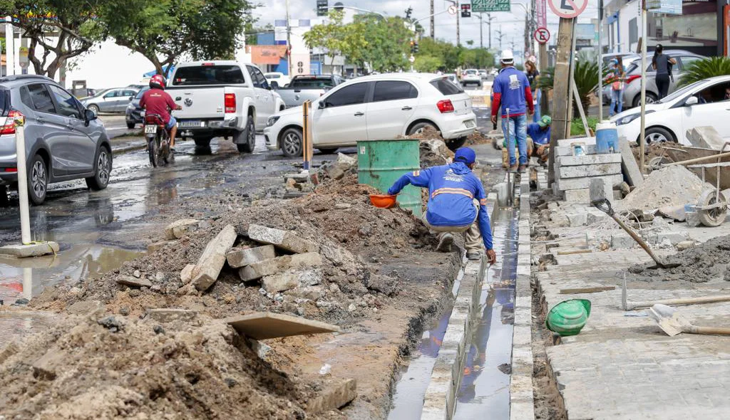 Obra realizada na Avenida Dom Severino