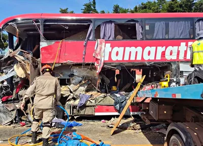 Ônibus envolvido em acidente