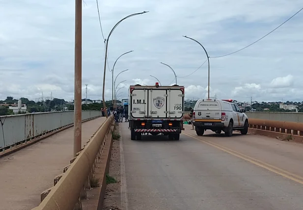 Os dois sentidos da pista foram interditados