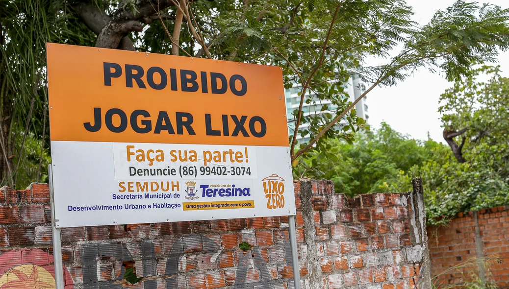 Placa proibido jogar lixo