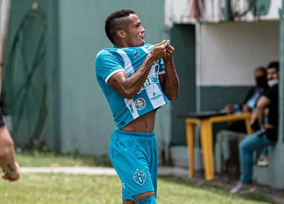 Polegar, lateral-direito que deve atuar pelo Altos