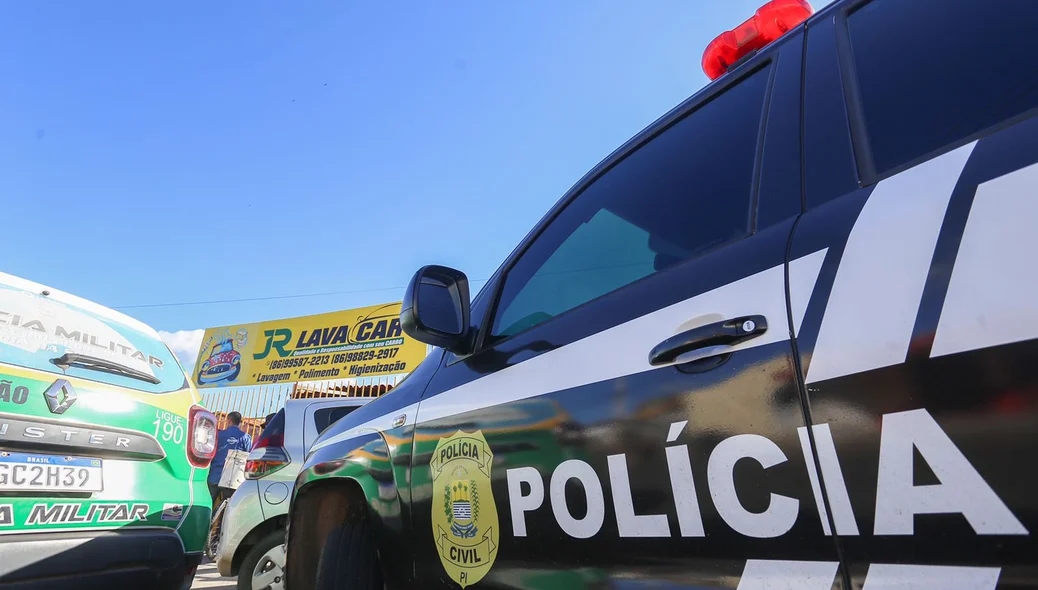 Polícia Civil também foi no local do crime