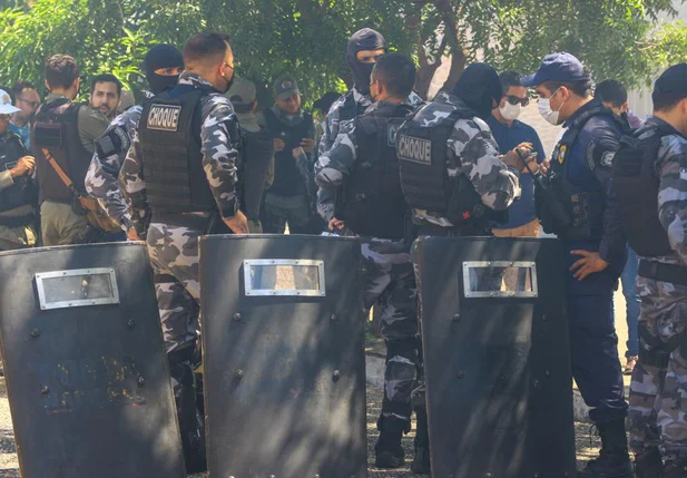 Polícia Militar no local da reintegração de posse
