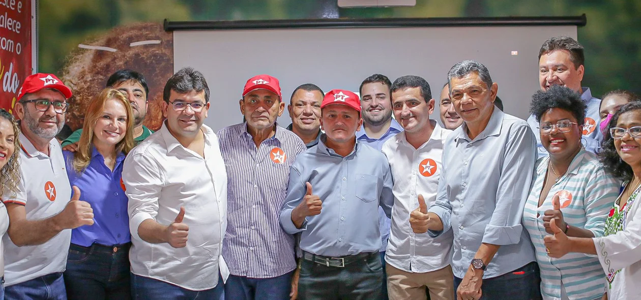 Prefeitos se filiam ao PT