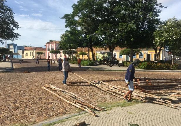 Prefeitura de Campo Maior realiza a montagem das barracas