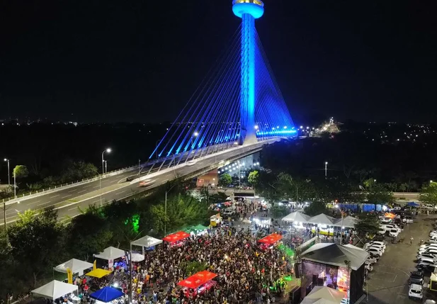 Prévia do Cajuína Pop é sucesso e reúne centenas de pessoas para a Ponte Estaiada
