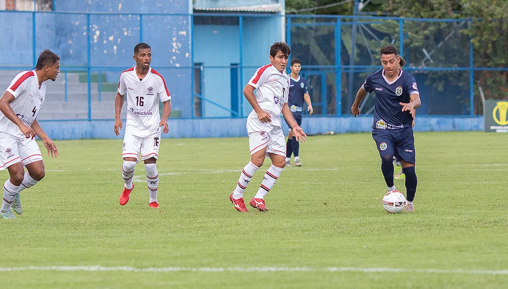 Primeiro tempo terminou 0 a 0