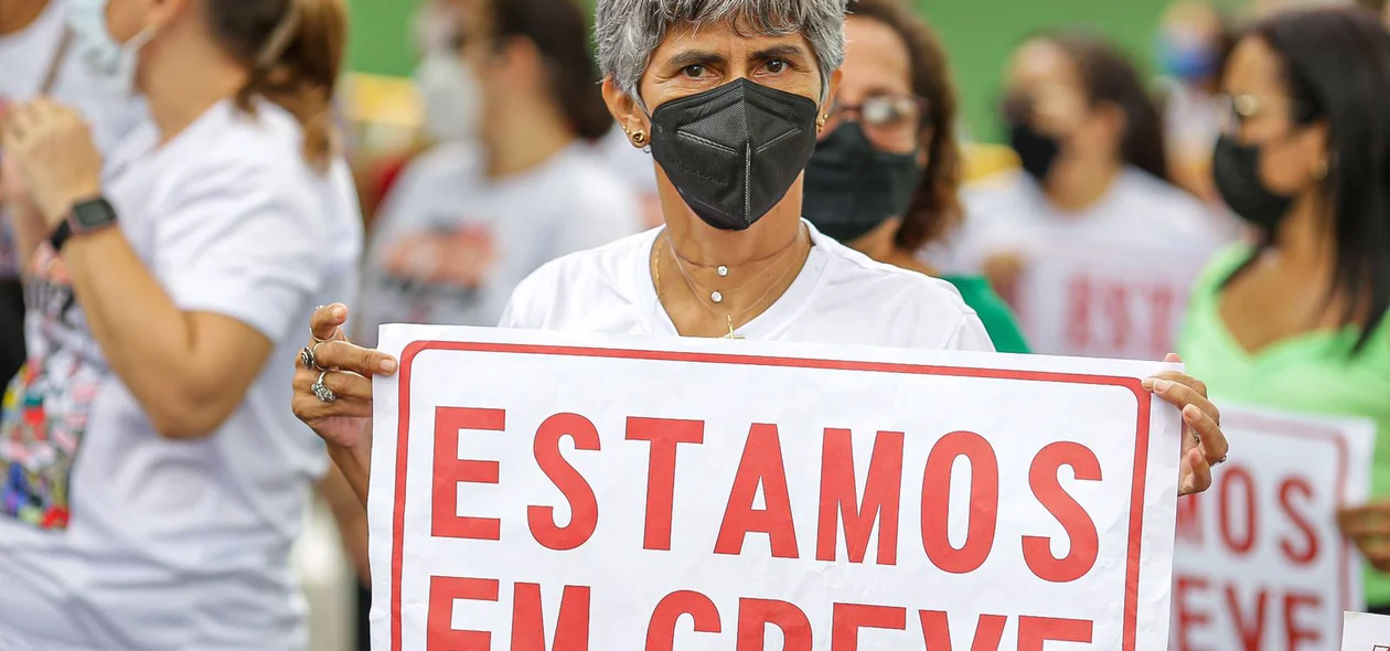 Professora durante o protesto