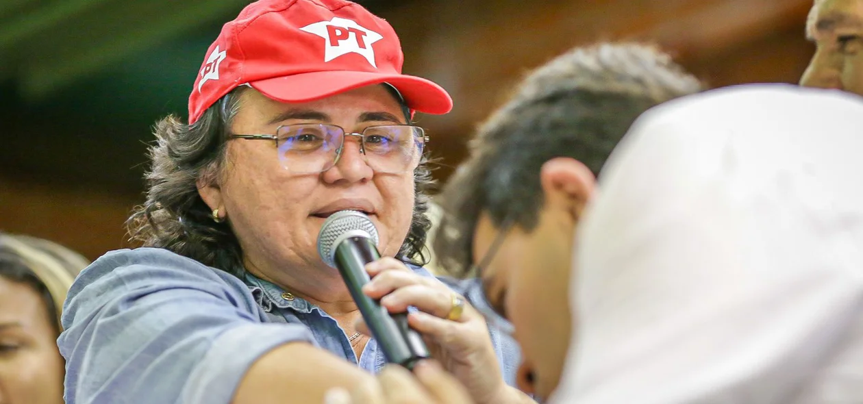 Rafael Fonteles beijou a mão de Jôve Oliveira