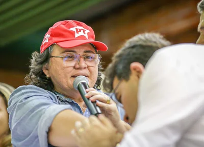 Rafael Fonteles beijou a mão de Jôve Oliveira