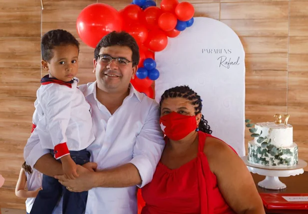 Rafael Fonteles comemora aniversário no Centro de Reintegração Familiar