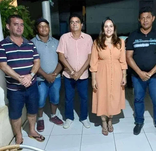 Rejane Dias esteve presente no aniversário de Coivaras