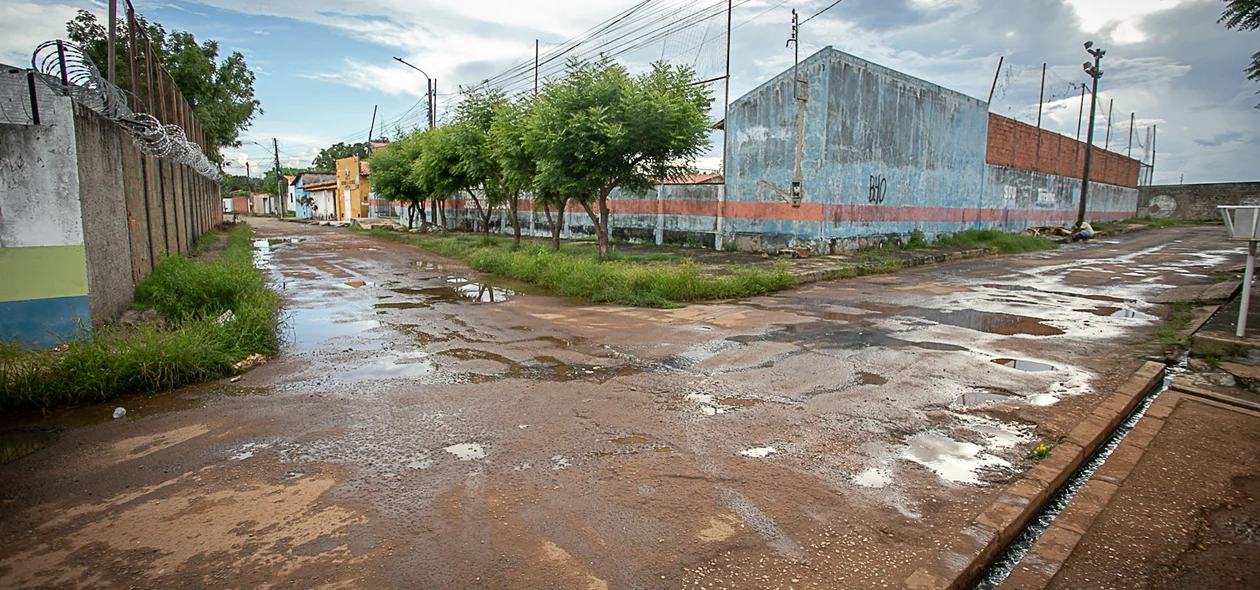 Ruas do bairro cheio de buracos