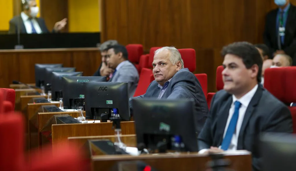 Sessão na Alepi