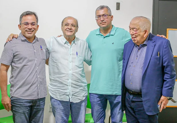 Sílvio Mendes recebe adesões de lideranças do PSD