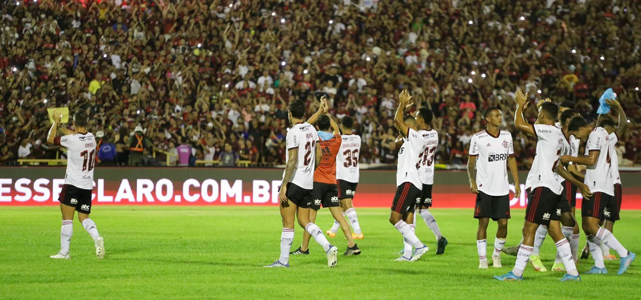 Time agradeceu o público presente
