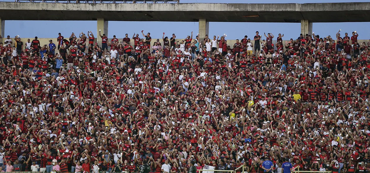 Torcida lotou o Albertão