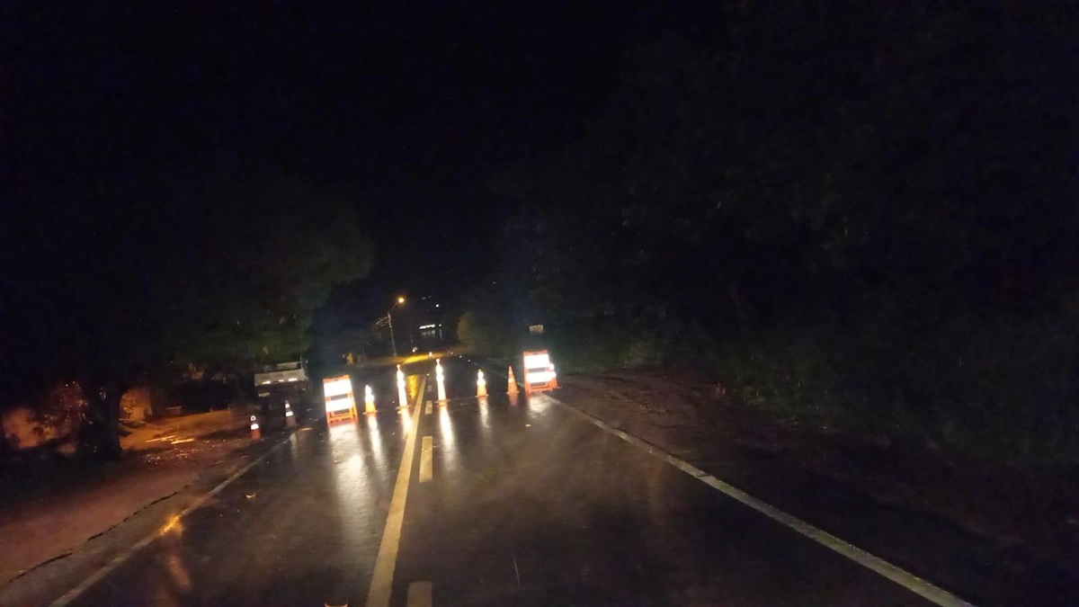 Trecho da BR 402 segue interditado em Parnaíba