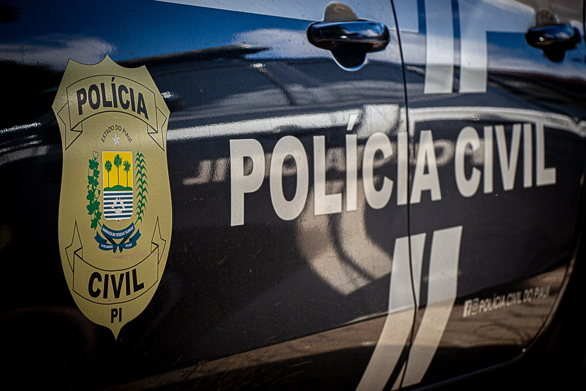 Viatura da Polícia Civil