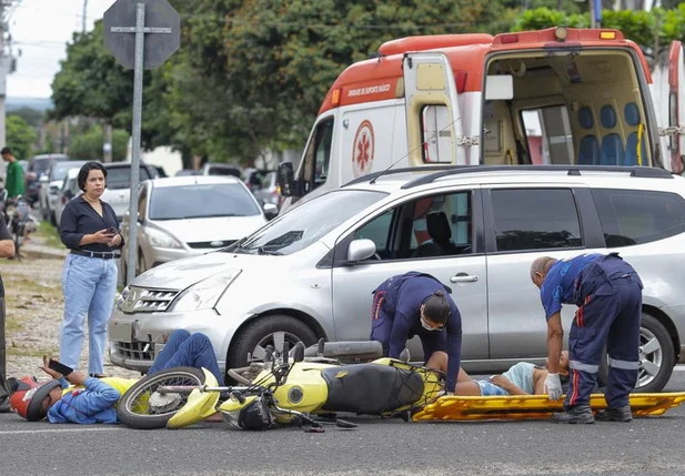 Vítimas foram socorridas pelo Samu