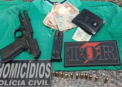 A arma do policial foi recuperada