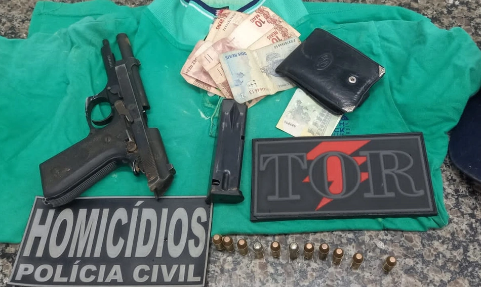 A arma do policial foi recuperada