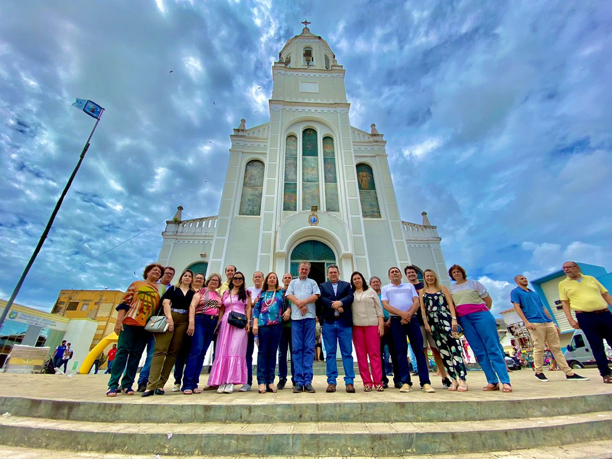 A ministra Assusete Magalhães visitou a catedral de Santo Antonio
