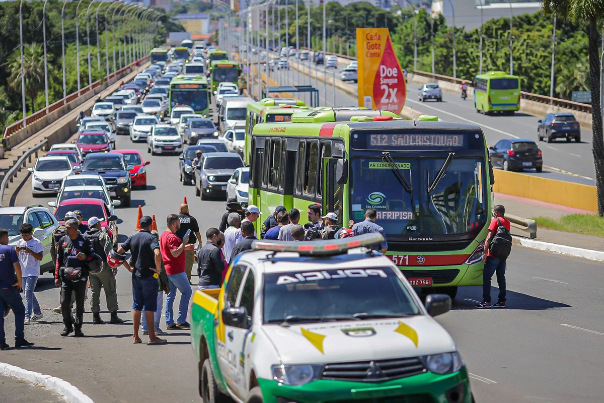 Acidente aconteceu na Avenida Frei Serafim