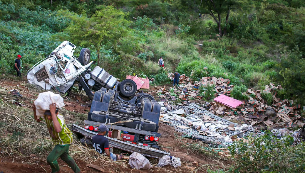 Acidente na BR 316 em Picos