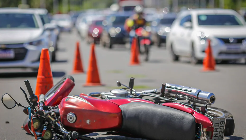 Adolescente estava na garupa da motocicleta