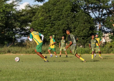 Altos treinando com o time do Sub-20 do Tiradentes