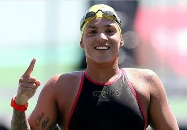 Ana Marcela Cunha é penta do Mundial de águas abertas