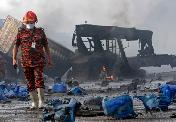 Ao menos 38 pessoas morrem após explosão em Bangladesh