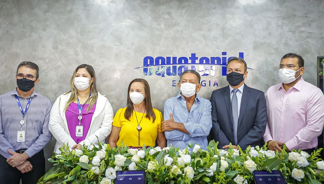 Autoridades na inauguração da Agência Digital da Equatorial em Picos