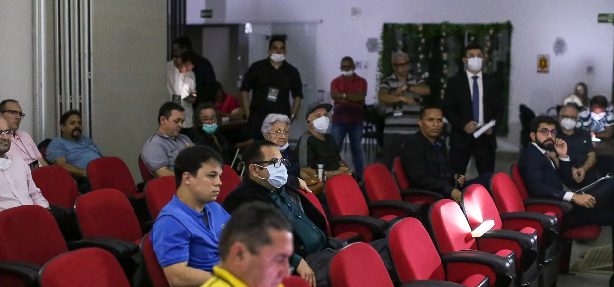 Autoridades  na reunião