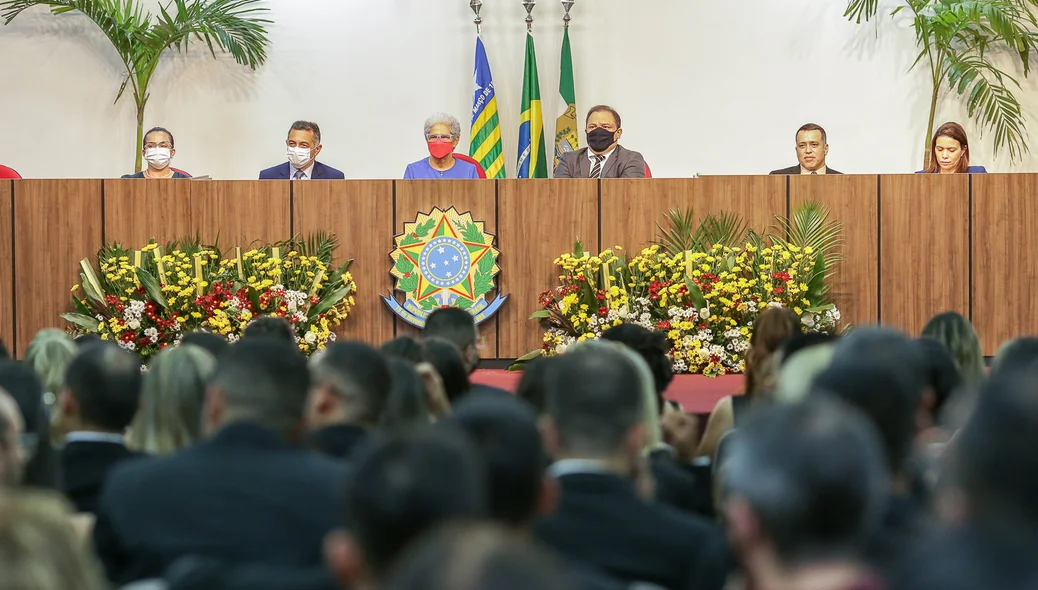 Autoridades na solenidade