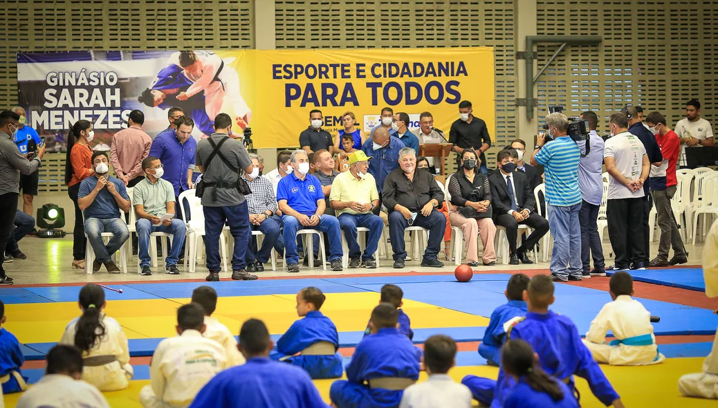 Autoridades no evento