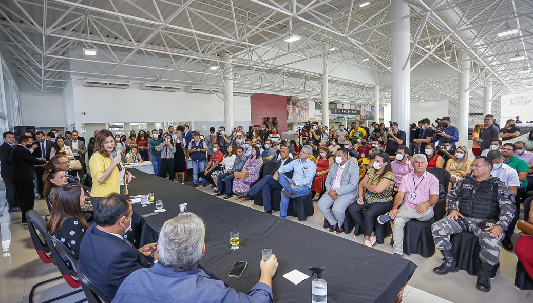 Autoridades presentes na solenidade