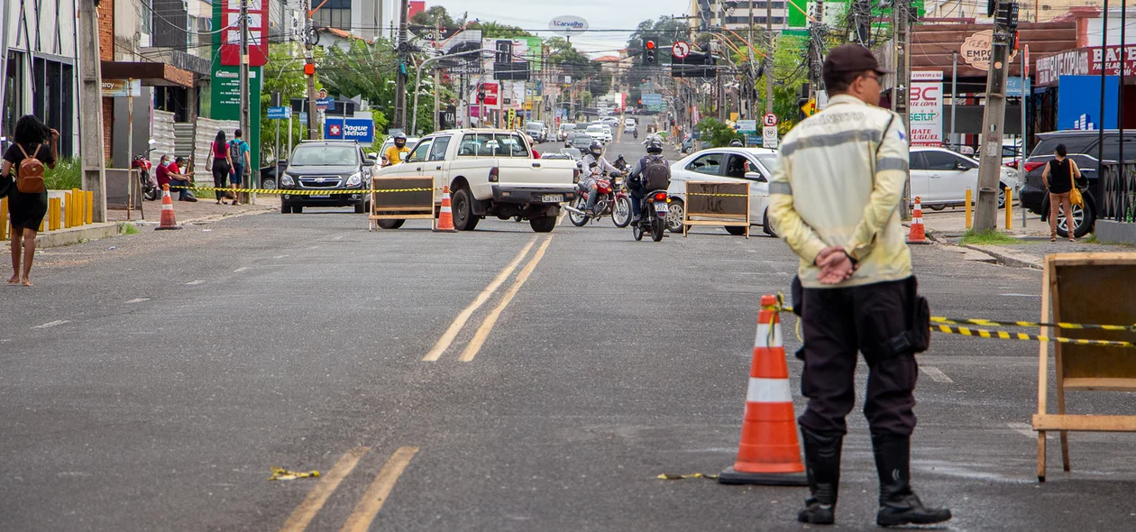 Avenida Homero Castelo Branco está interditada