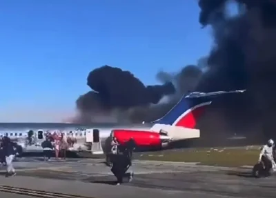 Avião da Red Air pega fogo ao fazer pouso forçado em Miami.