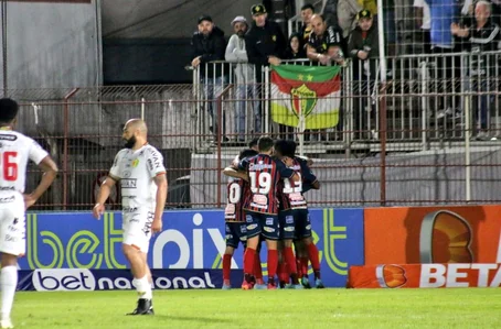 Bahia e Brusque pela Série B