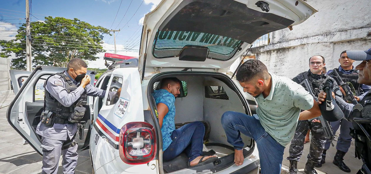 Bandidos trocaram tiros com a polícia